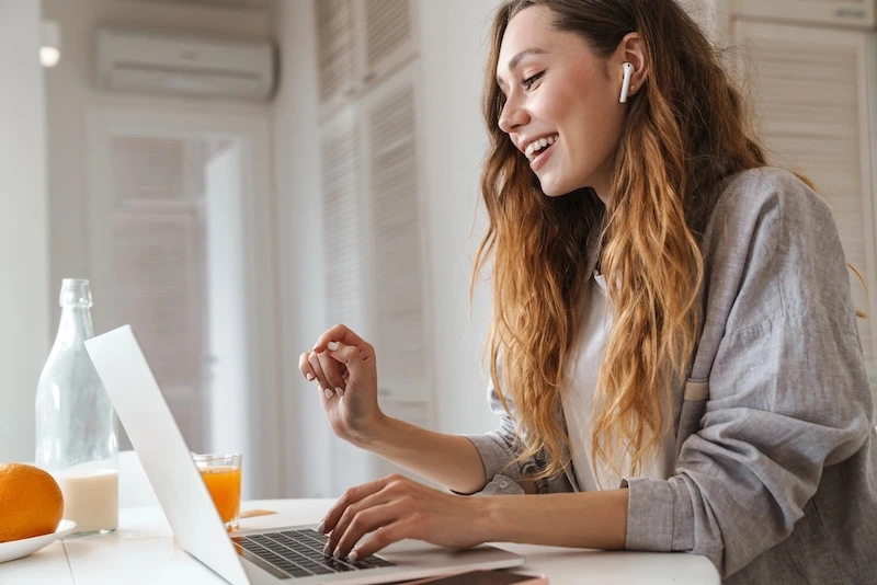 Dietitian working on a laptop